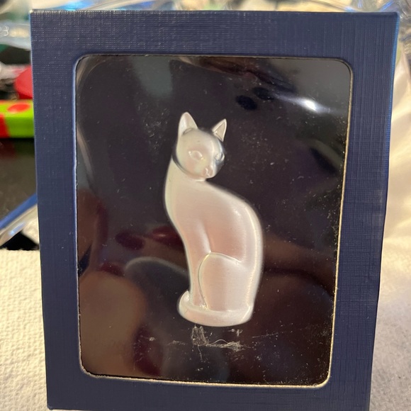 Really pretty new cat pin in box #140 - Picture 3 of 4